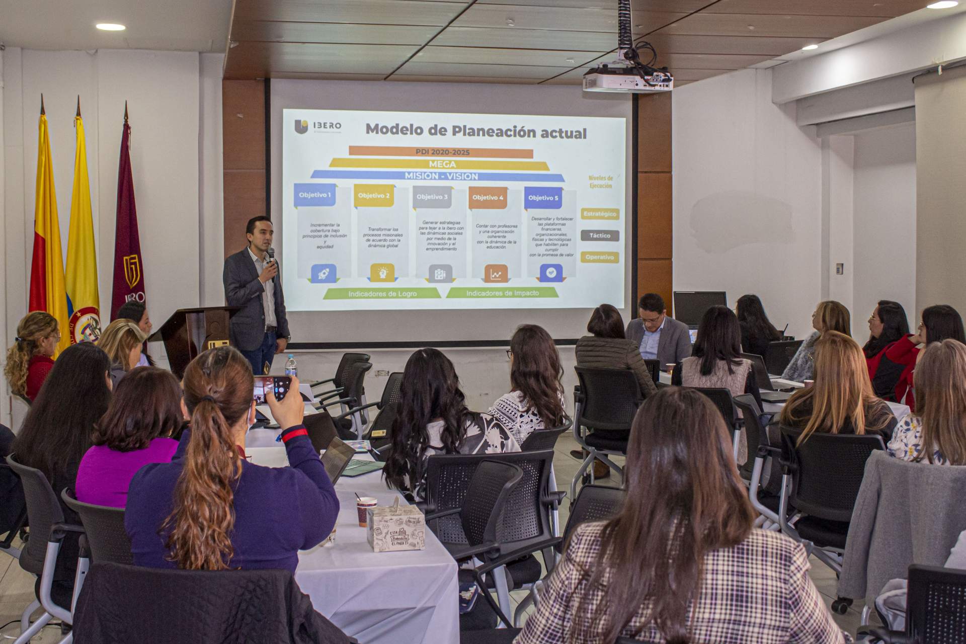 Cuarta imagen de la quinta comisión de Autoevaluación