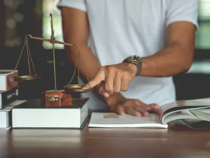 Universidad estudiar derecho carrera